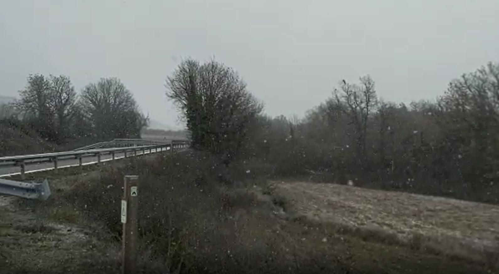 Neu a les Coves del Toll, a Moià