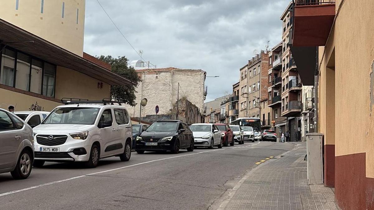 Cues a la carretera Santpedor de Manresa el dia de Sant Jordi