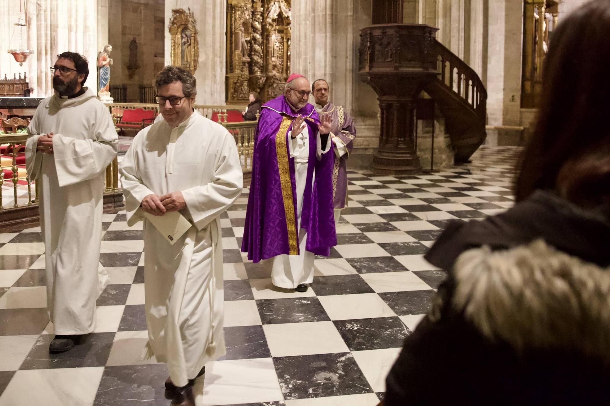 En imágenes: Rito de admisión al catecumenado de adultos en la catedral de Oviedo