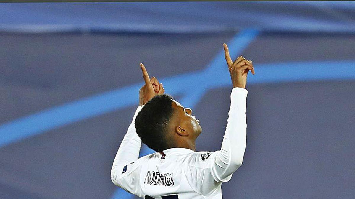 Rodrygo celebra el gol de la victoria del Madrid.