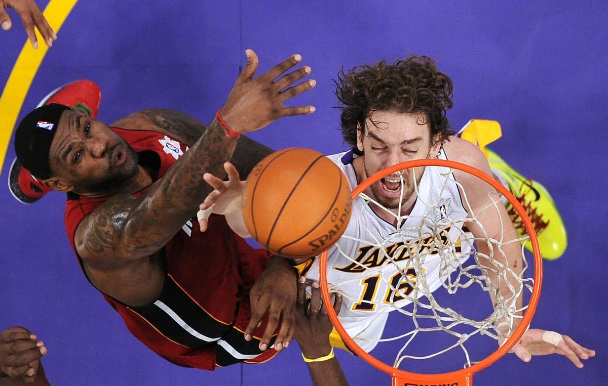 Lebron James y Pau Gasol, en una imagen de 2010.
