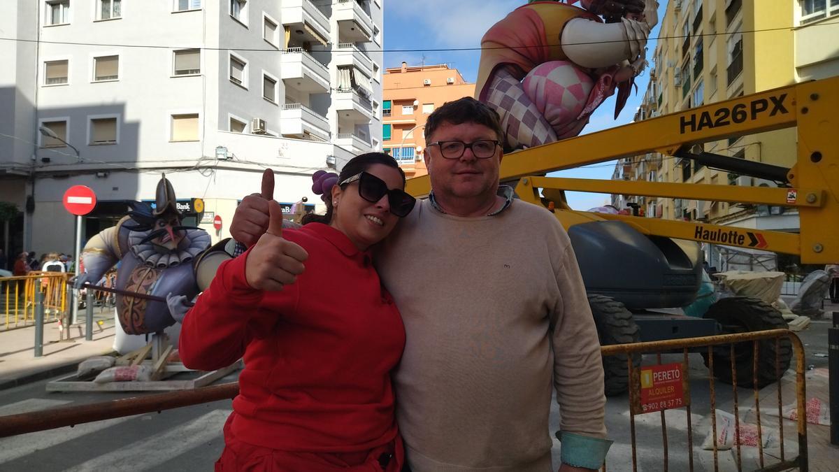 La fallera mayor de París Pedrera, Alba Sánchez, y el presidente, Casildo González