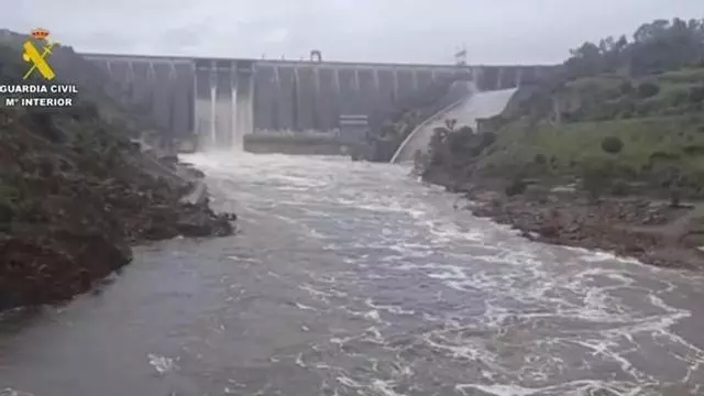 Video | Desembalse del pantano de Alcántara, en Cáceres