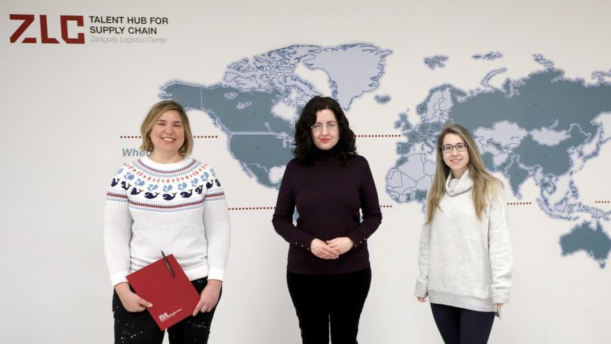 Carolina Ciprés, directora de Investigación de ZLC, en el centro), y las 'Project Managers' Teresa de la Cruz y Alicia Martínez de Yuso.