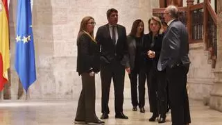 SOS Desaparecidos pide a Mazón que dimita en una reunión de dos horas en el Palau