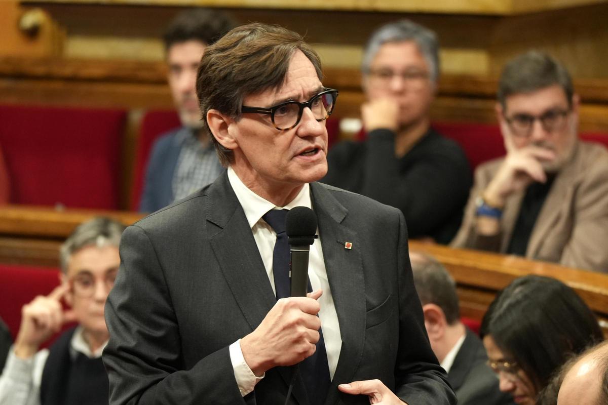El president de la Generalitat, Salvador Illa, en la sessió de control d'aquest dimecres.