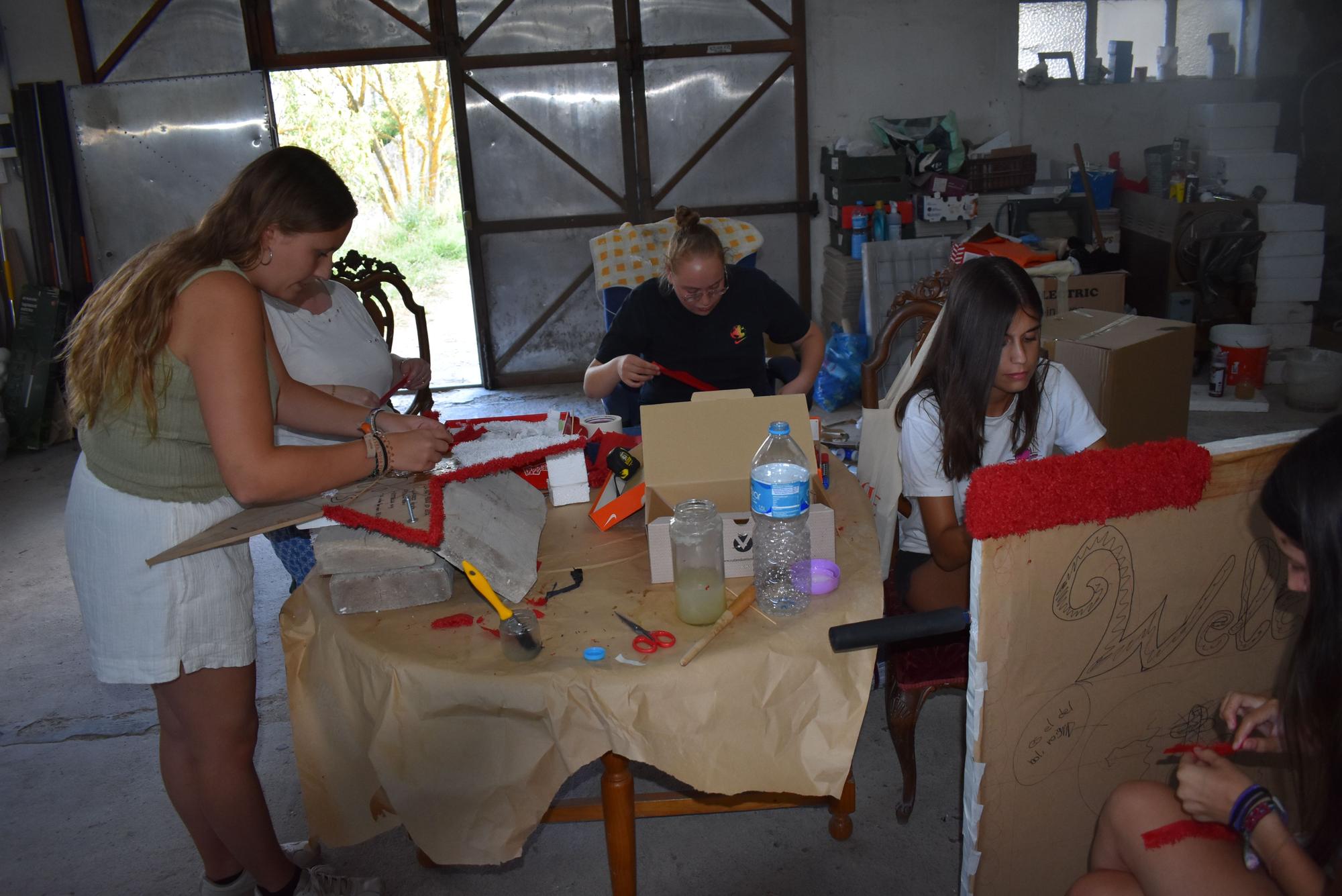 Preparativos para el Anunci de Morella a falta de un mes para la gran fiesta