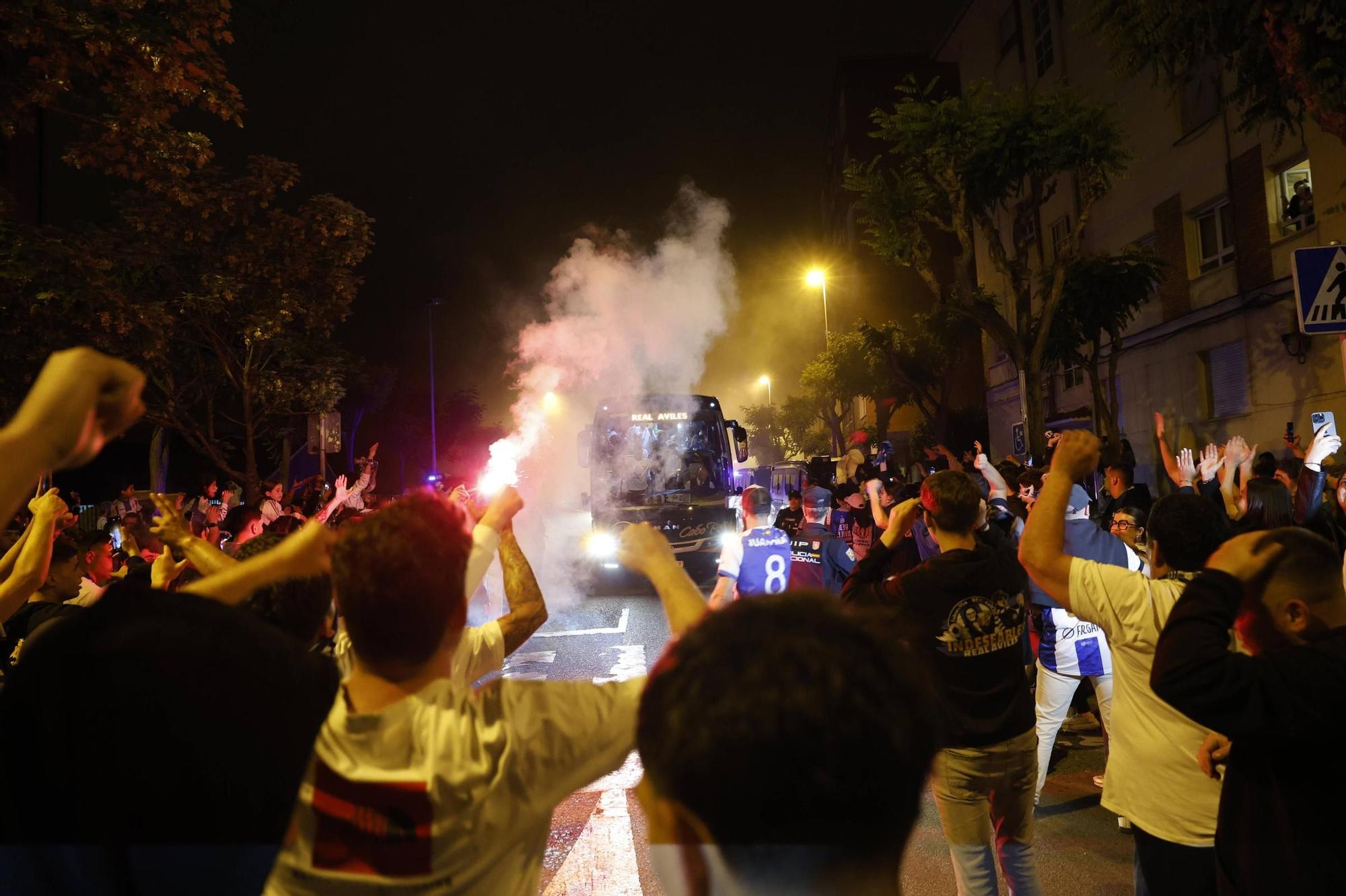 EN IMÁGENES: Locura en las calles de Avilés por el ascenso