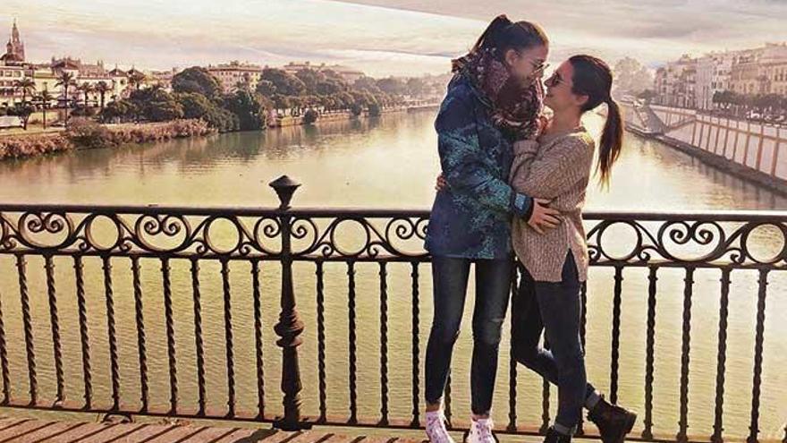 MarÃ­a GutiÃ©rrez, de Sevilla, y Sara RÃ­os, de Palma, se aman gracias a Instagram.