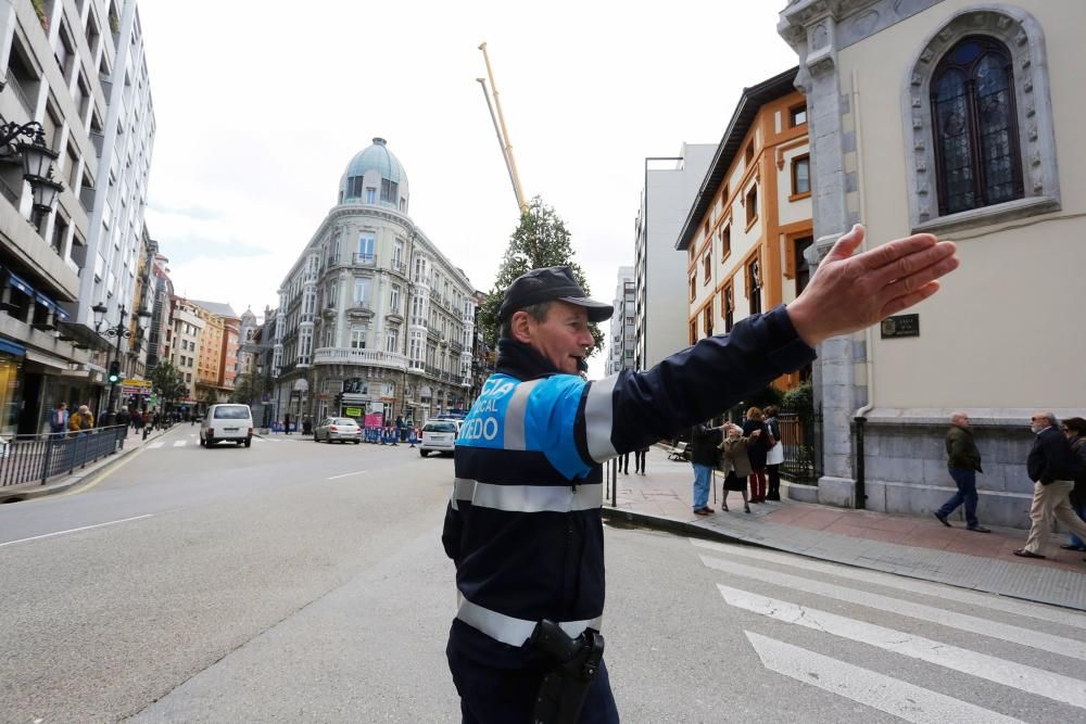 Reabre la calle Melquíades Álvarez de Oviedo