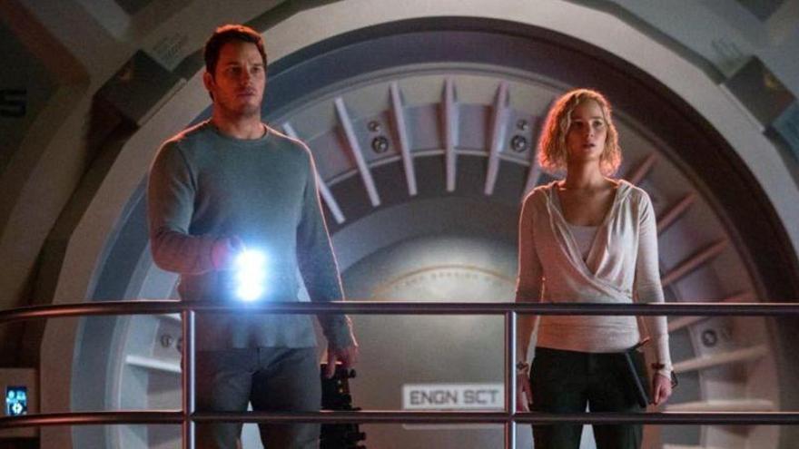 Jennifer Lawrence y Chris Pratt en la nave espacial del amor
