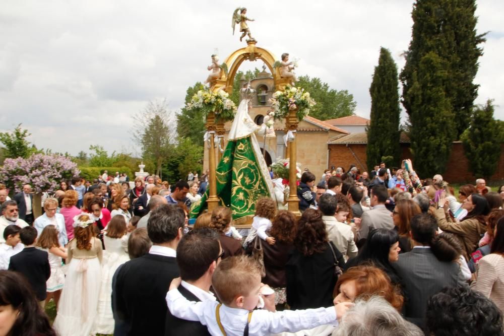 Villaescusa honra a la Virgen del Olmo