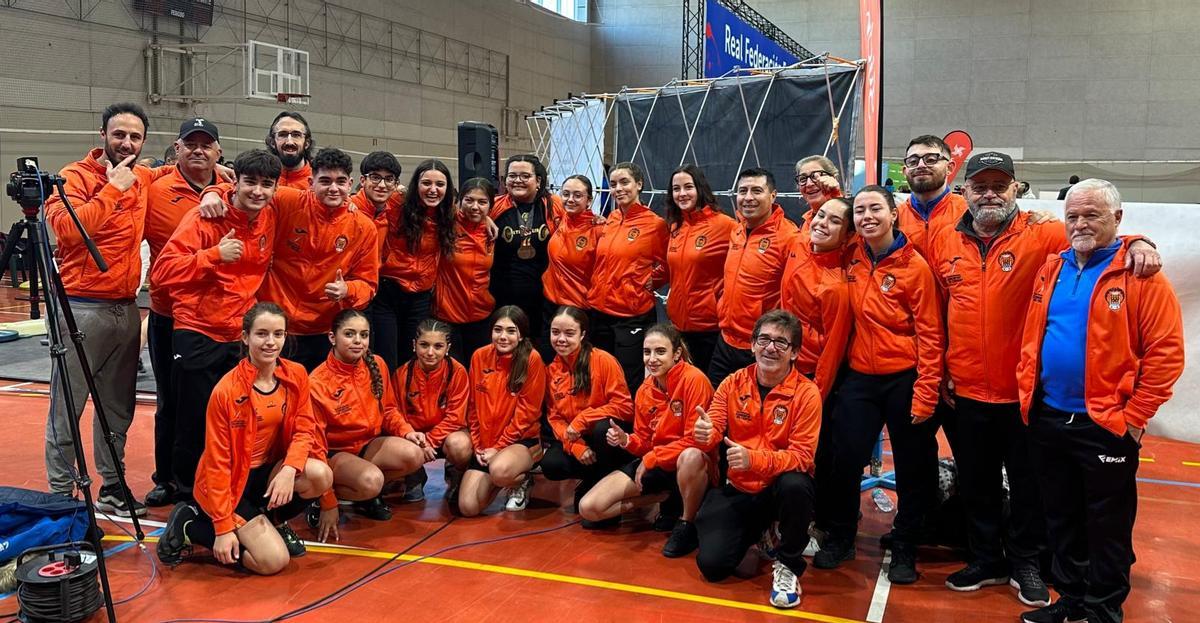 El equipo femenino y masculino sub-17 de la Federación Valenciana.