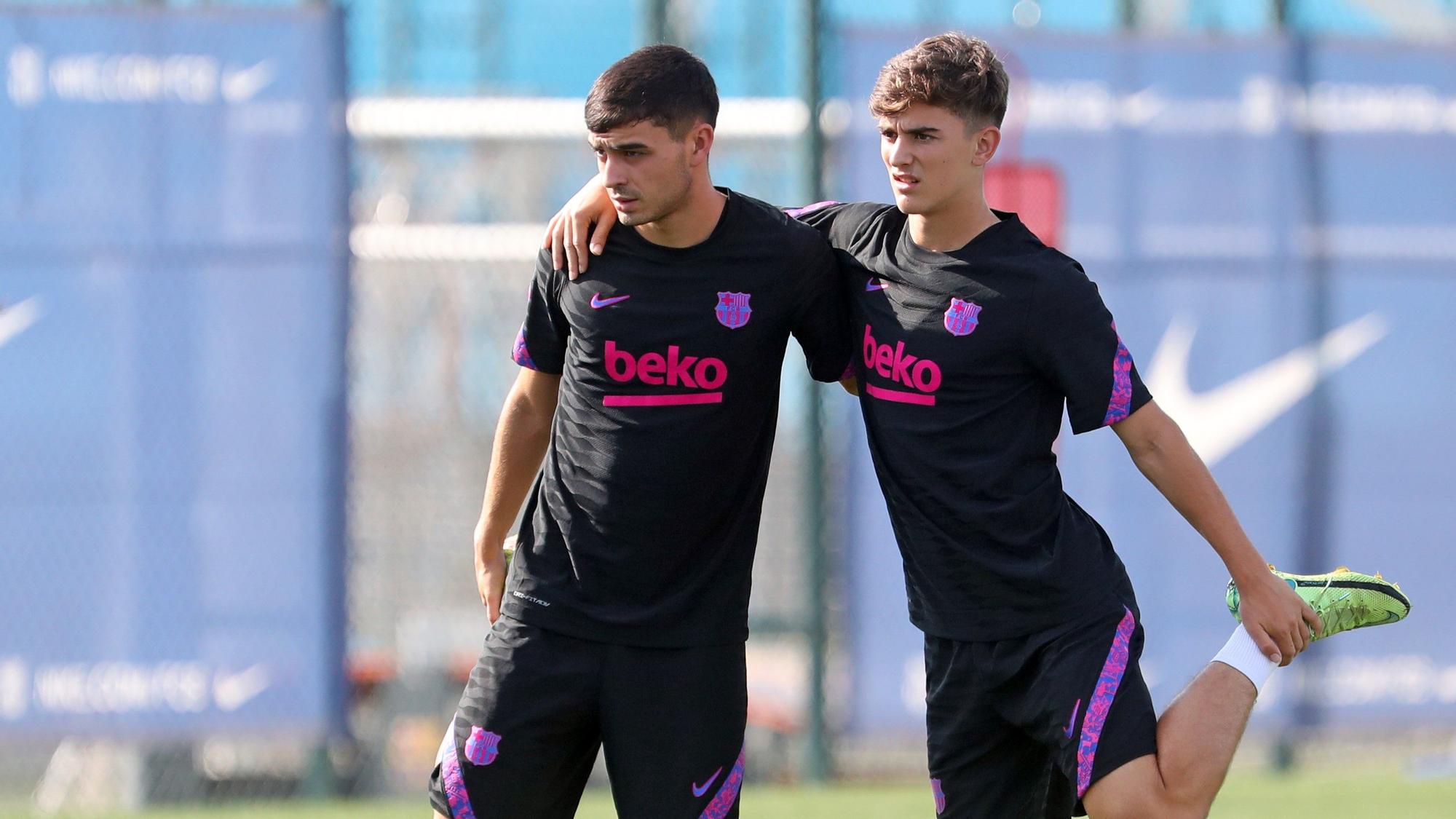 Pedri y Gabi en un entrenamiento