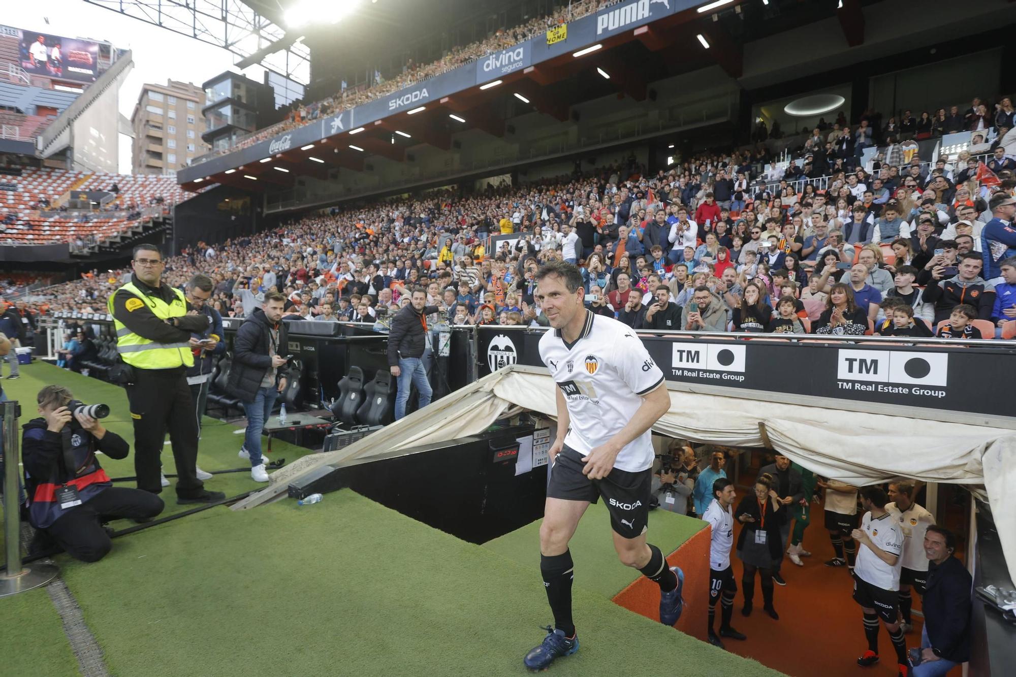 ¡Qué recuerdos! Las fotos del homenaje al Valencia del Triplete