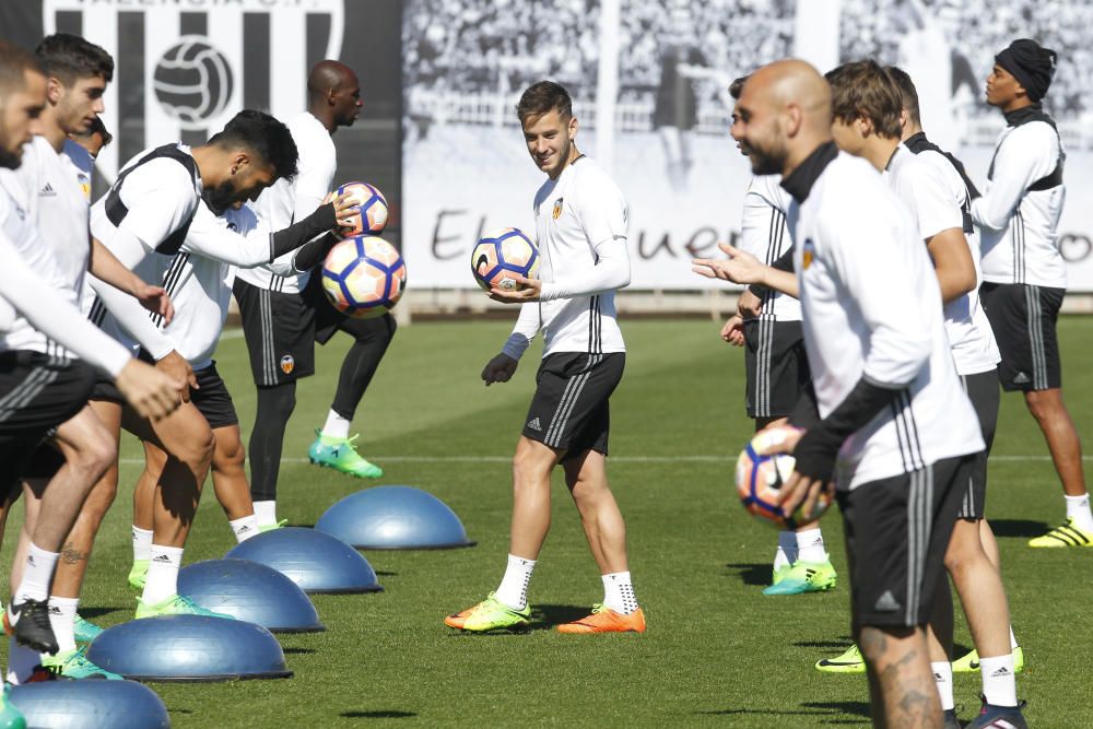 El entrenamiento del Valencia CF, en imágenes