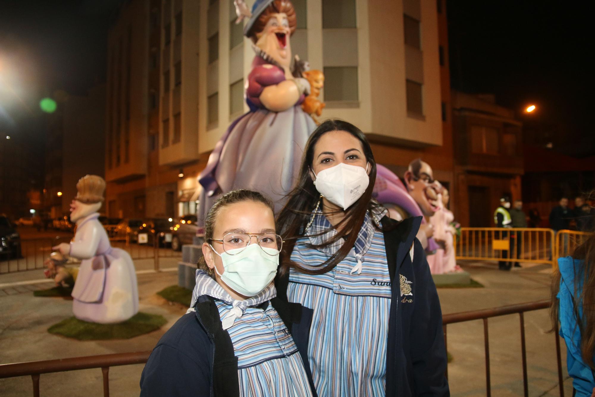 Las mejores imágenes de la 'plantà' de las fallas en Burriana