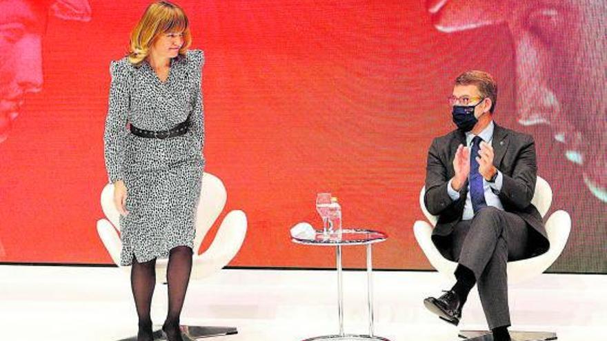 La ministra Pilar Alegría y el presidente de la Xunta, Alberto Núñez Feijóo, ayer, en Santiago. |   // XOÁN ÁLVAREZ