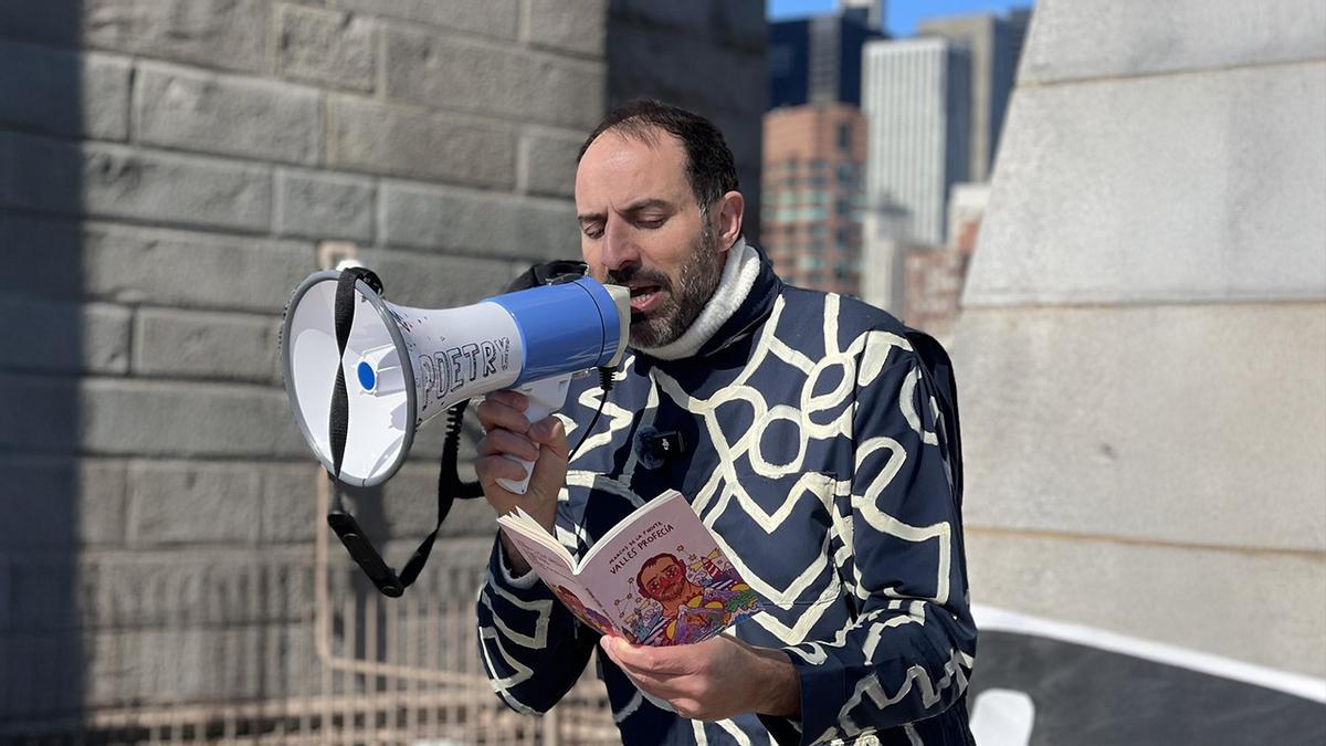 marcos de la fuente declama o seu novo libro 2a56f84