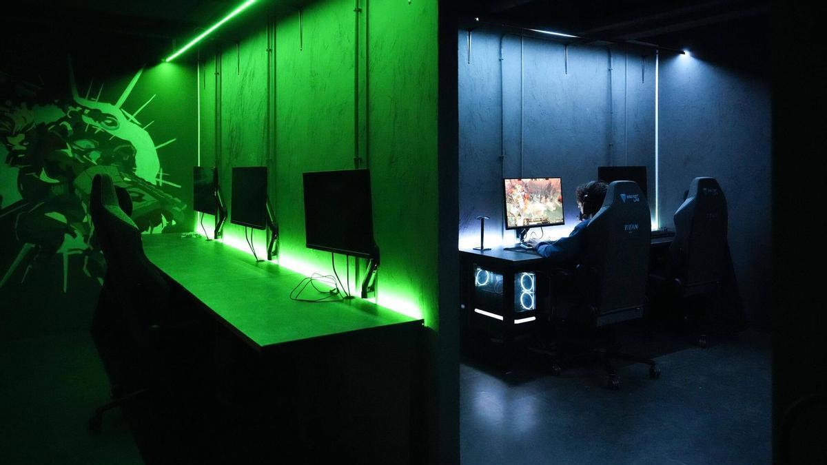 Barcelona 18/02/2026 MVP Gaming space , nuevo local gaming del Eixample. Gamer consola videojuego ordenador juegos valorant fortnite Fotografía de Ferran Nadeu