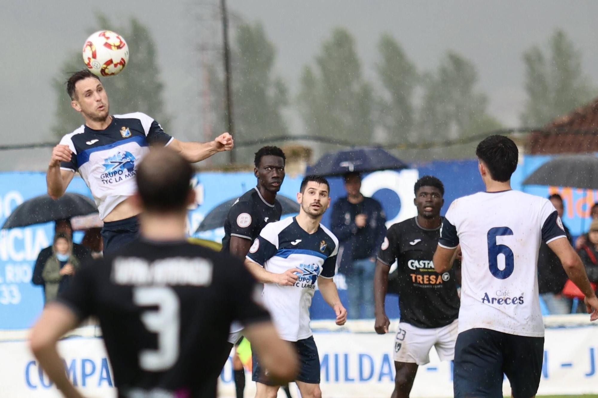 El Lealtad celebra una victoria en el campo del Mosconia que puede valer un play-off de ascenso a Segunda Federación