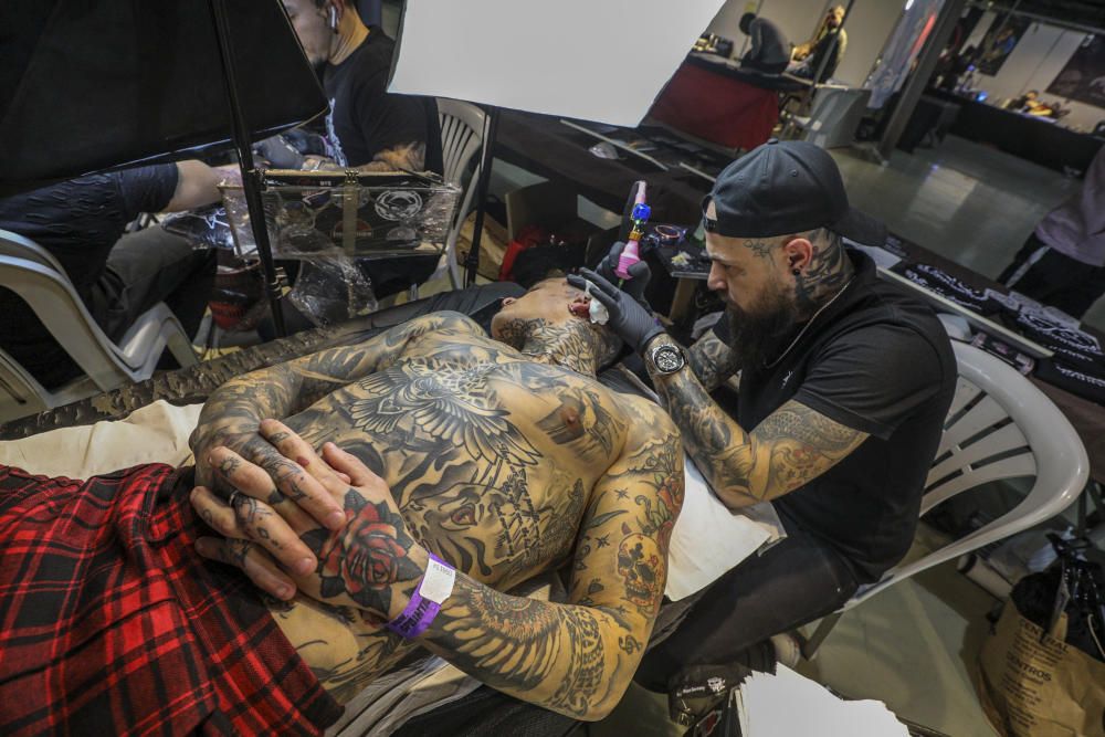 La pasión por la tinta llega a la Alicante Tattoo Convention en la IFA