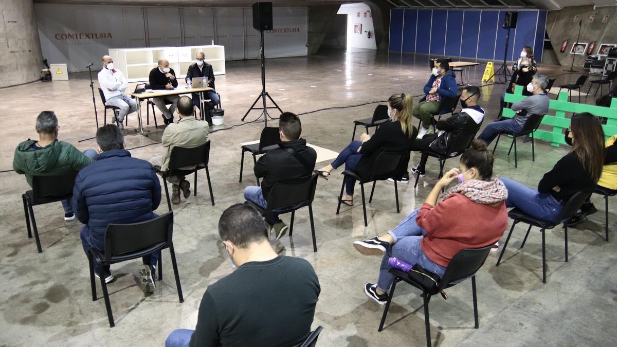 Reunión de la organización del Carnaval con las murgas.