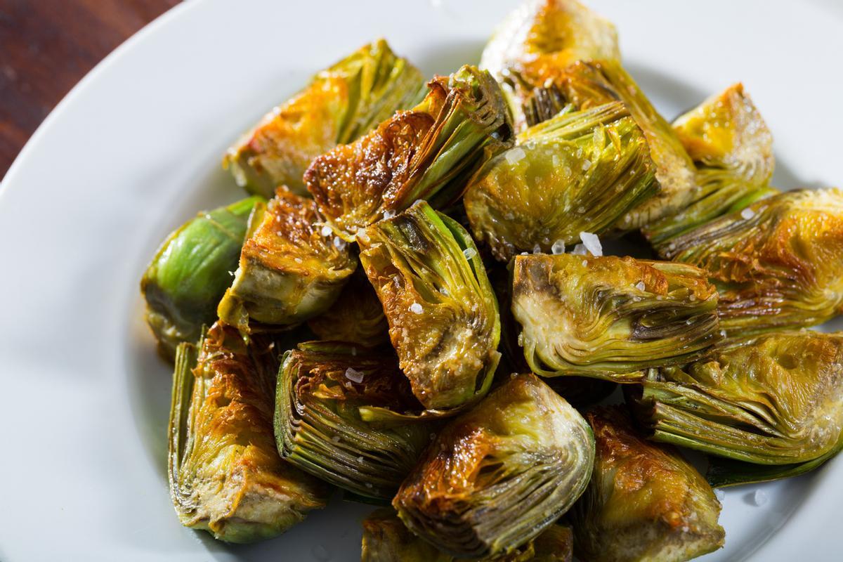 Alcachofas cortadas al aceite