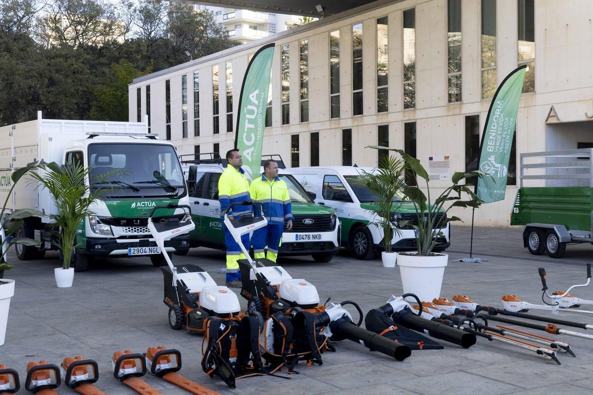Benidorm presenta un nuevo servicio de conservación y limpieza de zonas verdes gestionado por Actúa