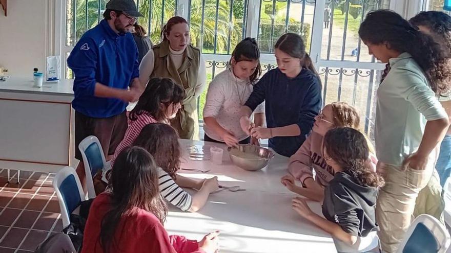 Cristina Pichel visita el taller de cocina del Espazo Xove