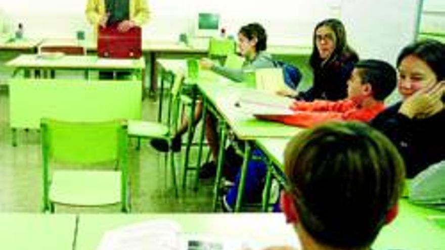 La Constitución obliga a impartir clases de religión