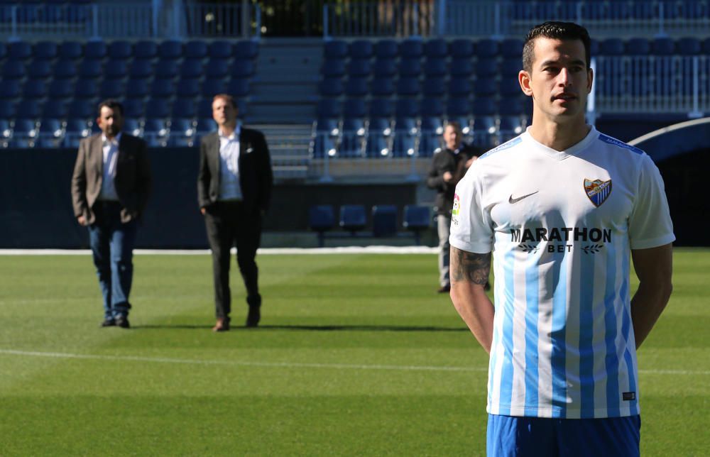 El defensa madrileño es presentado en La Rosaleda como nuevo jugador del Málaga CF. Es la tercera incorporación en el mercado invernal del club blanquiazul.