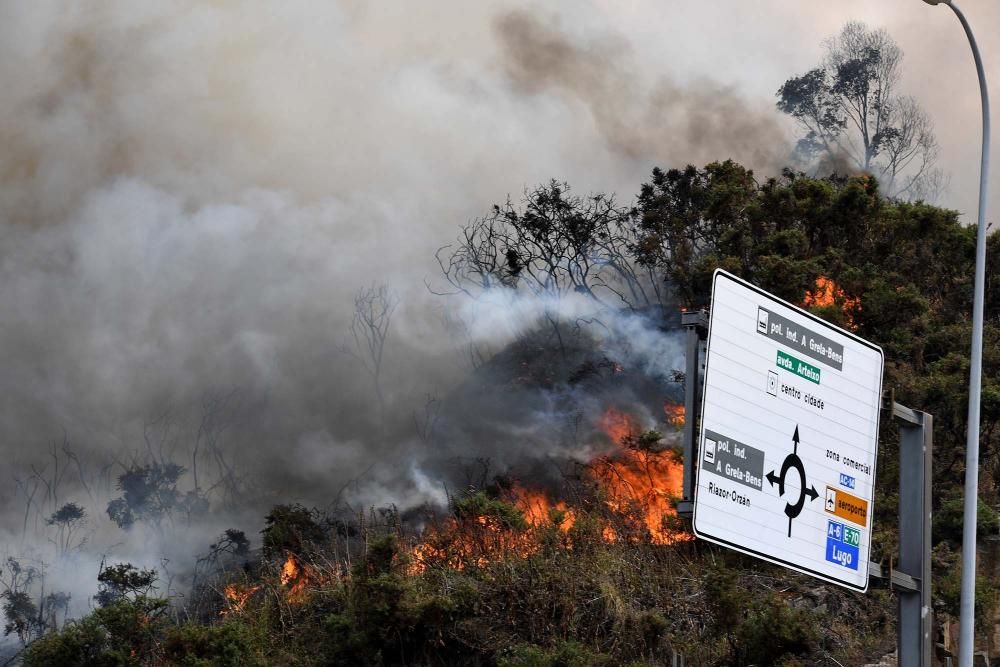 Más imágenes del incendio en As Rañas