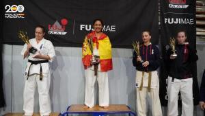 Imagen de Begonia Pacheco en el podio de su último campeonato