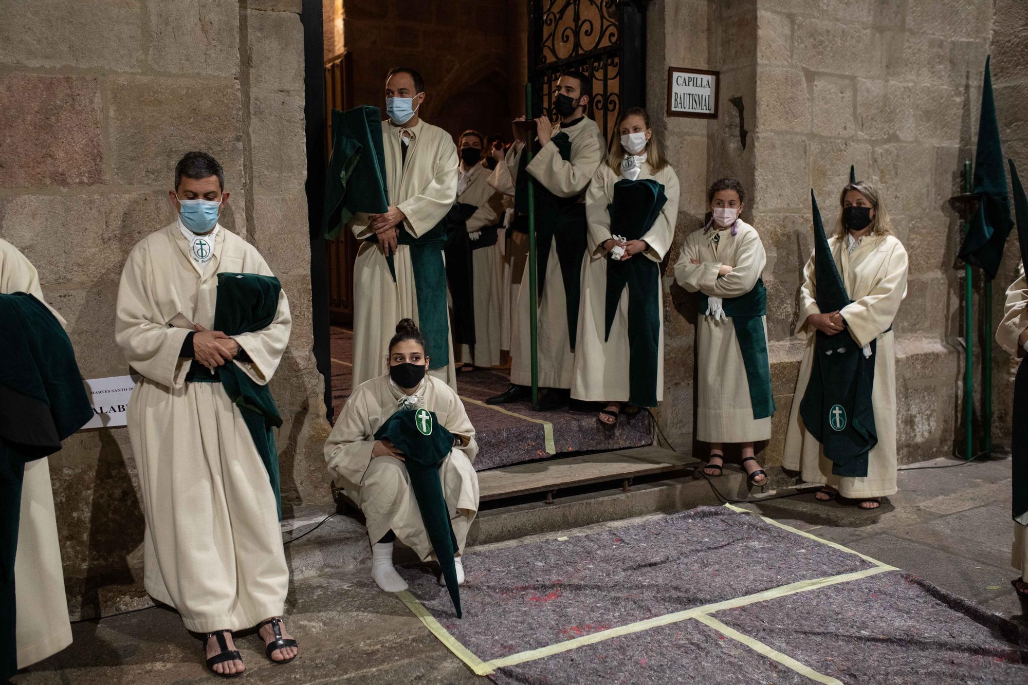 GALERÍA | La procesión de la Hermandad Penitencial de las Siete Palabras, en imágenes