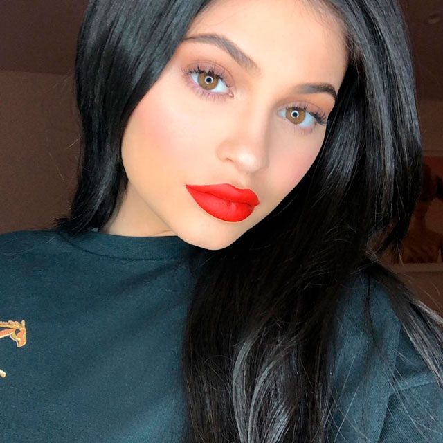 Kylie Jenner lanza su nuevo pintalabios en un sorprendente vídeo musical -  Bekia Belleza