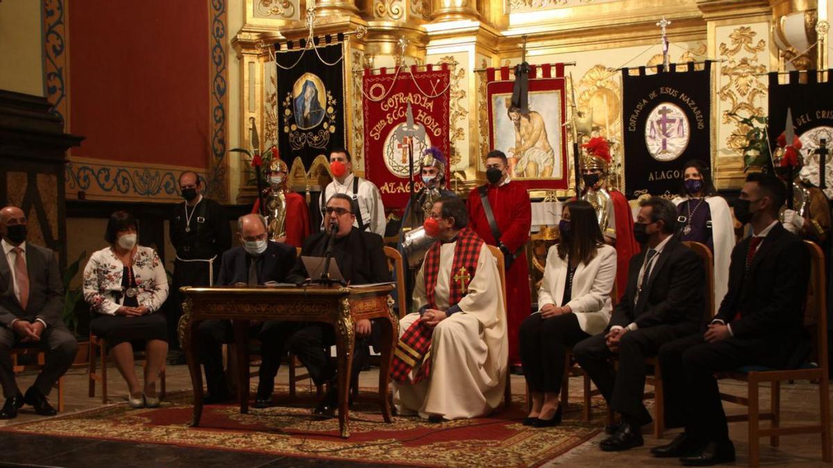 El músico alagonero José María Berdejo ofreció el pregón que dio inicio a los actos en la iglesia de San Antonio. | SERVICIO ESPECIAL