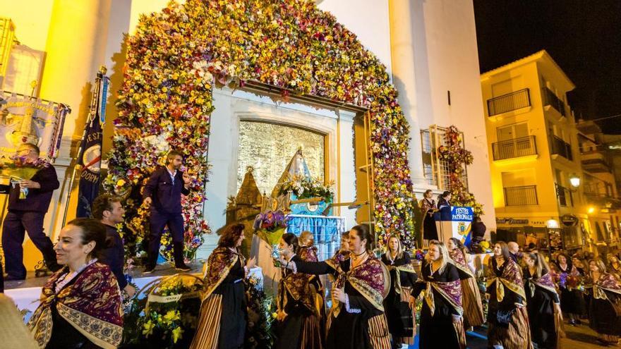 La Ofrenda honra a la Virgen del Sufragio de Benidorm