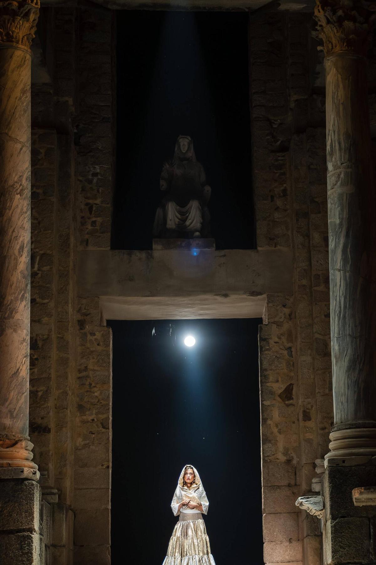 El Teatro Romano de Mérida acoge la puesta en 'Electra' El Teatro Romano de Mérida acoge la puesta en 'Electra'