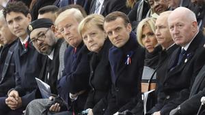 La primera fila de mandatarios, durante la ceremonia del 100º aniversario del armisticio de la Gran Guerra.