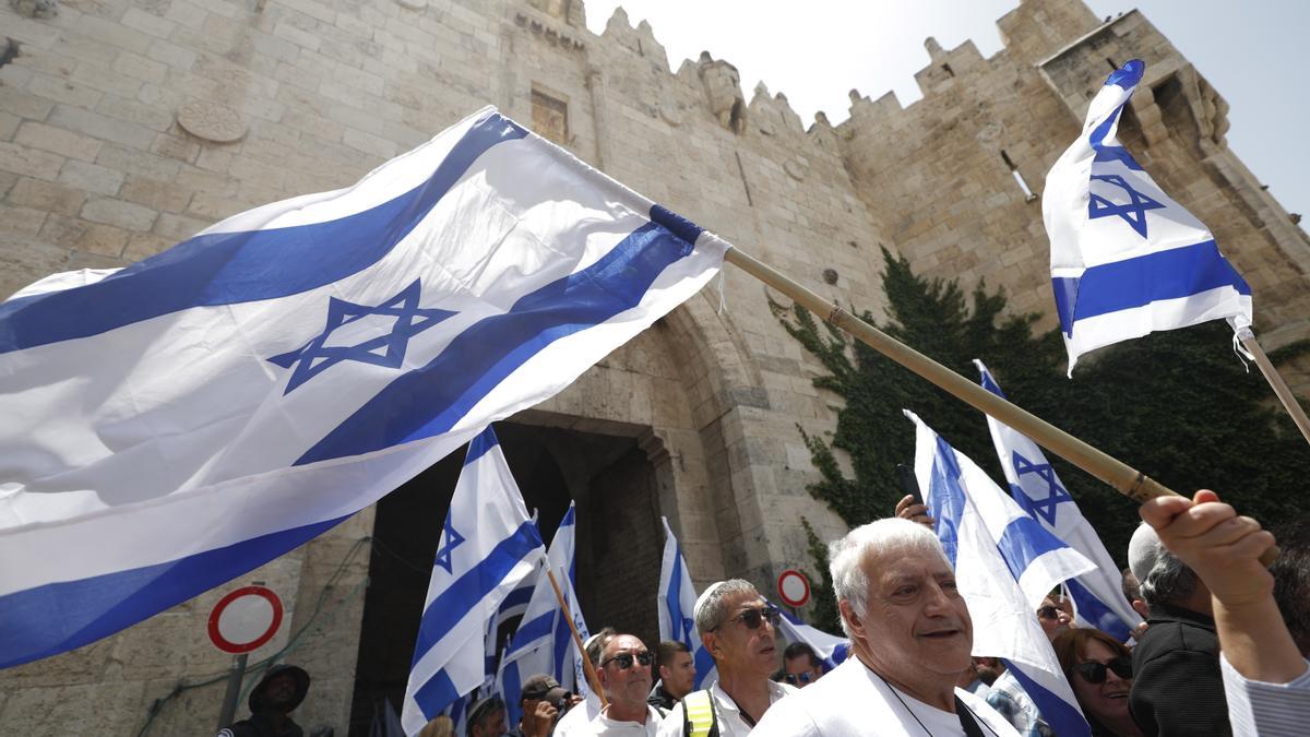 La policía israelí se desplegó durante la 'Marcha de la bandera' derechista israelí en la Ciudad Vieja de Jerusalén