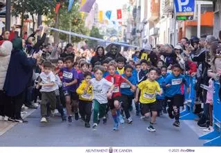 La Cursa del Raval convierte Gandia en una fiesta del atletismo popular