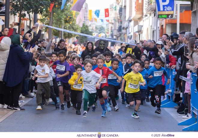 La Cursa del Raval convierte Gandia en una fiesta del atletismo popular