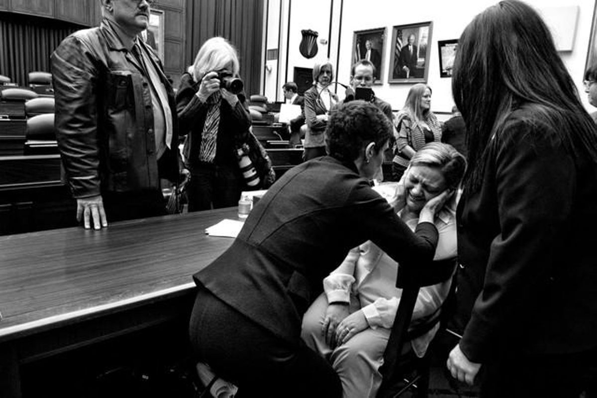 Mary F. Calvert. ’Una lluita en silenci: les agressions sexuals a l’Exèrcit americà’. Premi Canon a la Dona Fotoperiodista 2013 atorgat per l’AFJ.