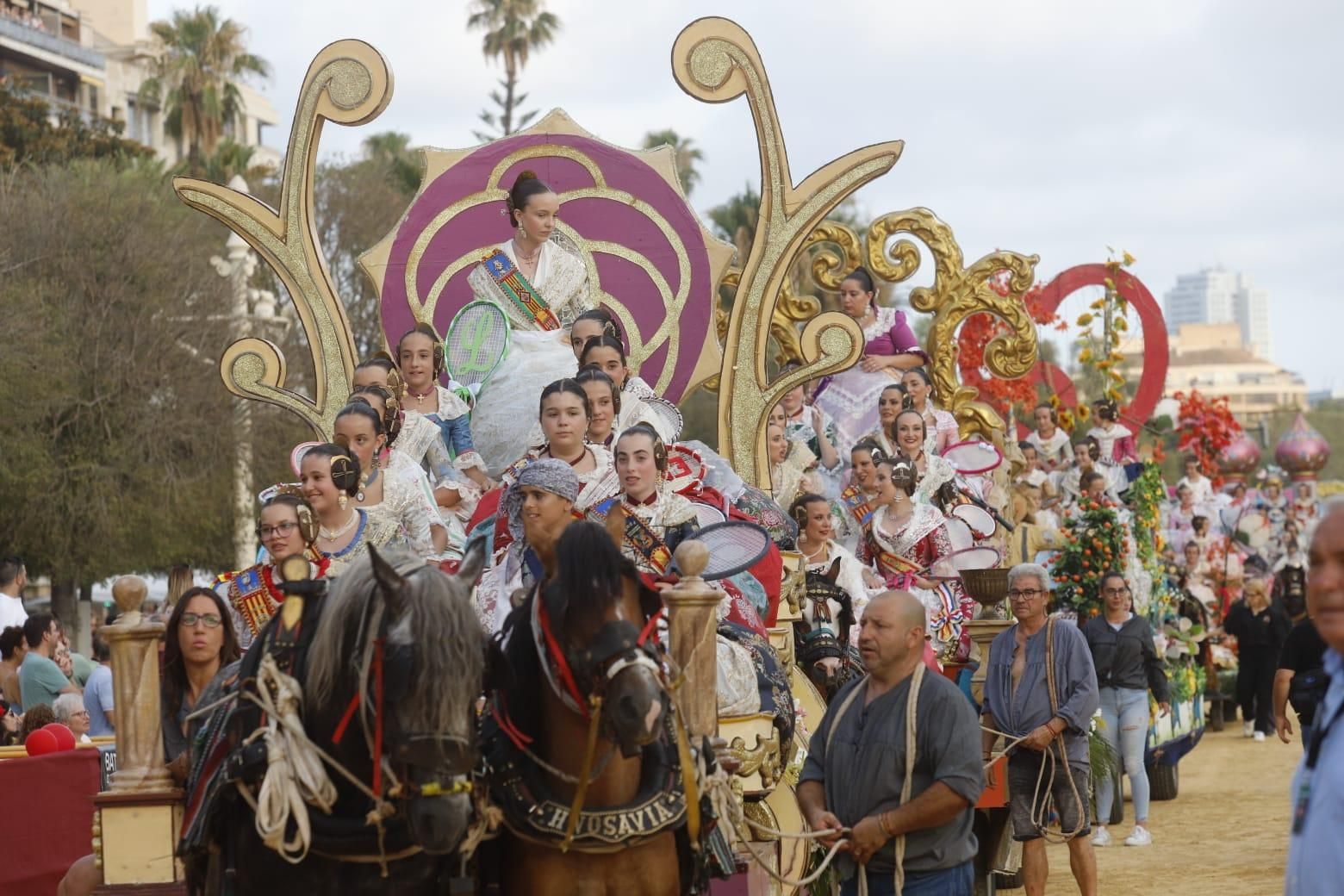 Así ha sido la Batalla de Flores en València 2024