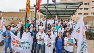 Médicos de la Comunitat Valenciana se concentran contra contra el borrador del Estatuto Marco y por una norma específica.