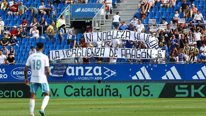 La contracrónica del Real Zaragoza-Málaga: el terrible hastío vence al enfado en el funeral