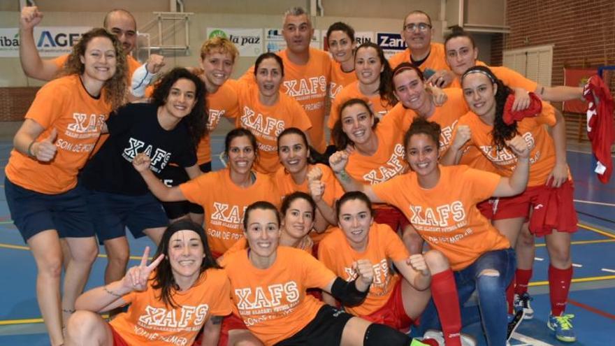 Las jugadoras del Xaloc celebran su histórico ascenso en Alcantarilla