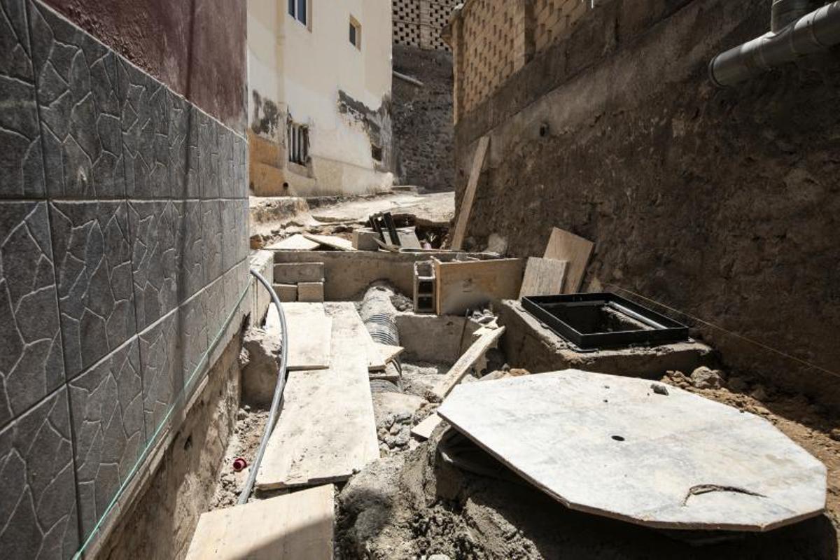 01.07.19. Las Palmas de Gran Canaria.- Vecinos de Cañada Honda se quejan del mal asfaltado de las calles. Foto Quique Curbelo  | 01/07/2019 | Fotógrafo: Quique Curbelo