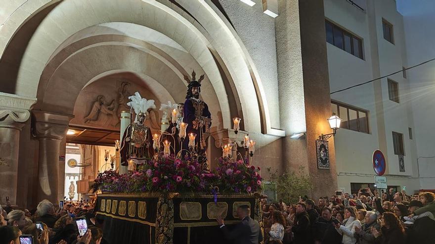 Emocionante homenaje de una cofradía de Ibiza a la mujer víctima de violencia machista: “El Cautivo siempre estará contigo”